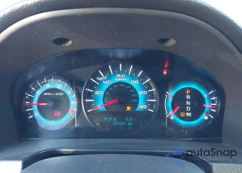 2011 Ford Fusion Sport z USA, uszkodzony, nr VIN 3FAHP0KC2BR201008